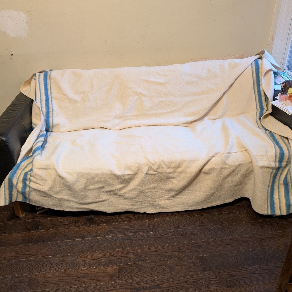 Whitney made in England vintage blanket in VGUC